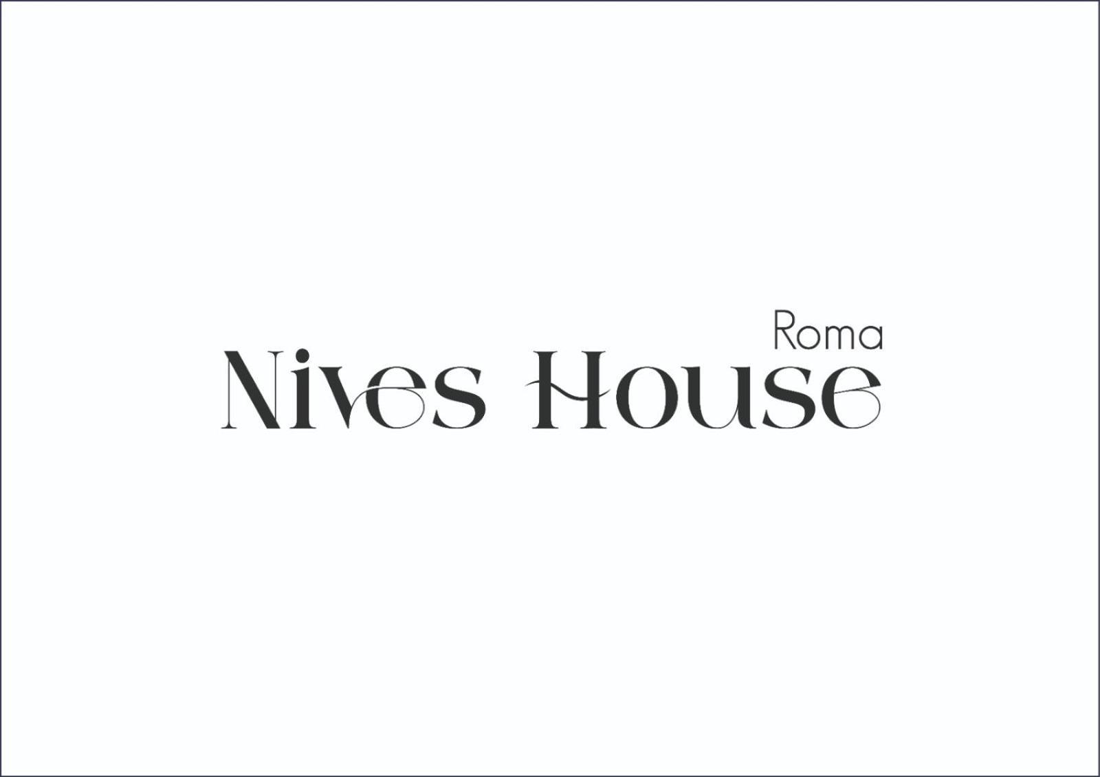 Nives House Pensión *